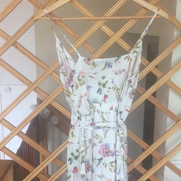 Light floral dress - Picture 4 of 5